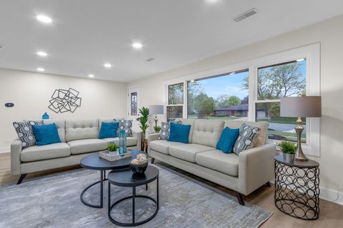 Tiny photo for 135 S Walnut Lane, Schaumburg, IL 60193 (MLS # 12637912)