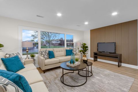 Tiny photo for 135 S Walnut Lane, Schaumburg, IL 60193 (MLS # 12637912)