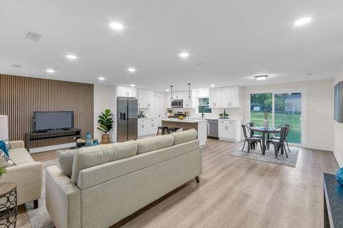 Tiny photo for 135 S Walnut Lane, Schaumburg, IL 60193 (MLS # 12637912)