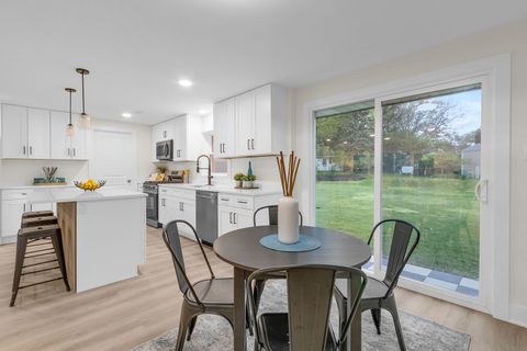 Tiny photo for 135 S Walnut Lane, Schaumburg, IL 60193 (MLS # 12637912)