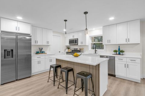 Tiny photo for 135 S Walnut Lane, Schaumburg, IL 60193 (MLS # 12637912)