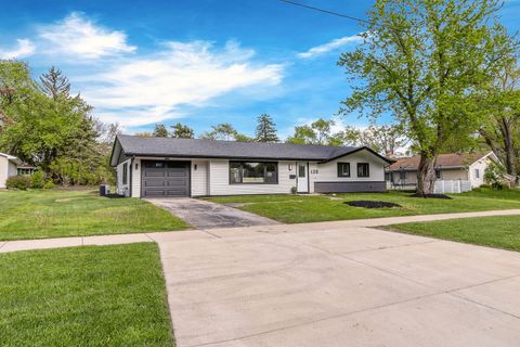 Tiny photo for 135 S Walnut Lane, Schaumburg, IL 60193 (MLS # 12637912)