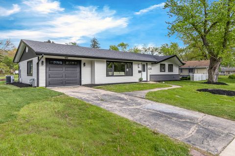 Tiny photo for 135 S Walnut Lane, Schaumburg, IL 60193 (MLS # 12637912)