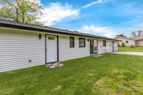Tiny photo for 135 S Walnut Lane, Schaumburg, IL 60193 (MLS # 12637912)