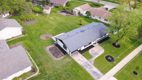 Tiny photo for 135 S Walnut Lane, Schaumburg, IL 60193 (MLS # 12637912)