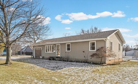 Tiny photo for 411 E 13th Street, Gibson City, IL 60936 (MLS # 12547413)