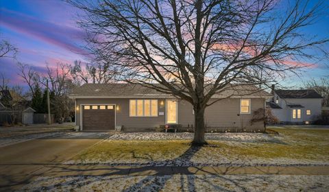 Tiny photo for 411 E 13th Street, Gibson City, IL 60936 (MLS # 12547413)