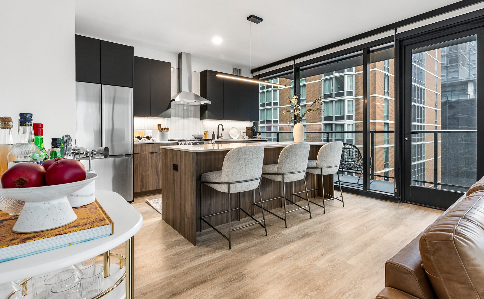 218 E Grand Avenue 813