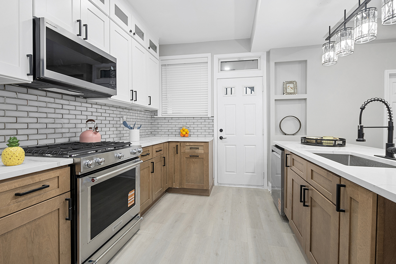 1809 W Armitage Avenue