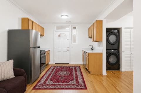 Tiny photo for 2556 W Rosemont Avenue #1, Chicago, IL 60659 (MLS # 12678864)