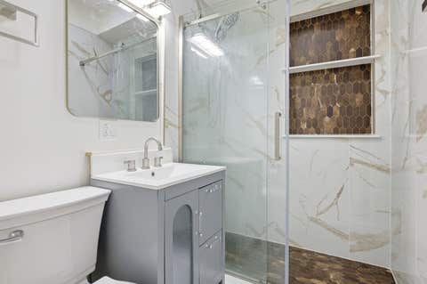 Tiny photo for 2556 W Rosemont Avenue #1, Chicago, IL 60659 (MLS # 12678864)