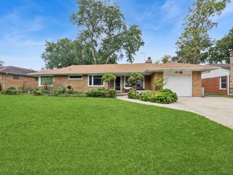 Photo of 330 Cornell Avenue, Des Plaines, IL 60016 (MLS # 12758804)