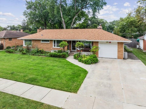 Tiny photo for 330 Cornell Avenue, Des Plaines, IL 60016 (MLS # 12758804)