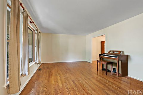 Tiny photo for 260 N Clyde Avenue, Palatine, IL 60067 (MLS # 12455476)