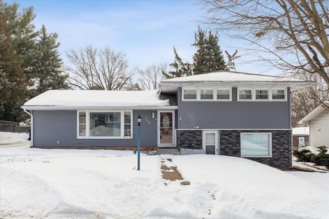 Photo of 1135 5th Avenue N, Clinton, IA 52732 (MLS # 12556720)