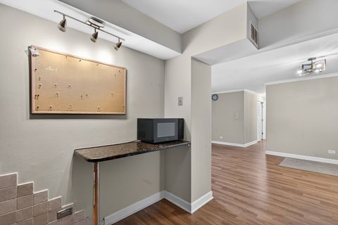 Tiny photo for 700 PERRIE Drive #207, Elk Grove Village, IL 60007 (MLS # 12602557)