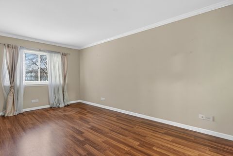 Tiny photo for 700 PERRIE Drive #207, Elk Grove Village, IL 60007 (MLS # 12602557)