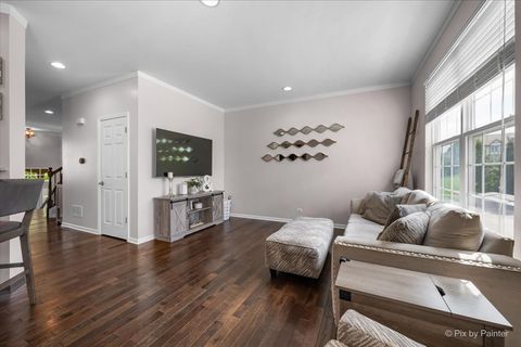 Tiny photo for 272 Bennett Drive, Carol Stream, IL 60188 (MLS # 12631414)