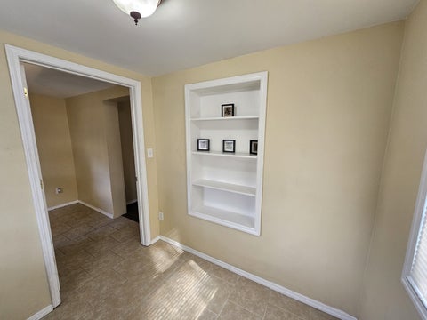 Tiny photo for 810 S 25th Street, Mt Vernon, IL 62864 (MLS # 12793752)