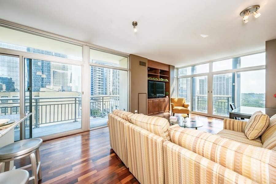1400 S Michigan Avenue 1003