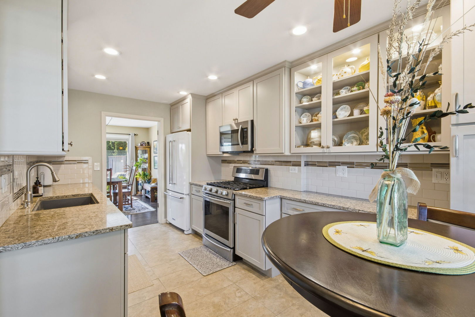 19W107 Avenue Normandy N