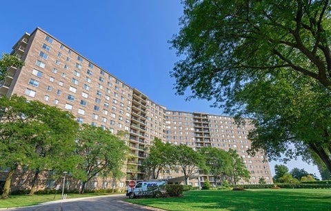Photo of 7141 N Kedzie Avenue #912, Chicago, IL 60645 (MLS # 12765096)