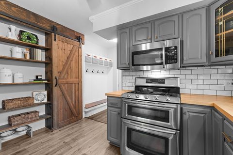 Tiny photo for 216 HICKORY Road, Oakwood Hills, IL 60013 (MLS # 12490521)