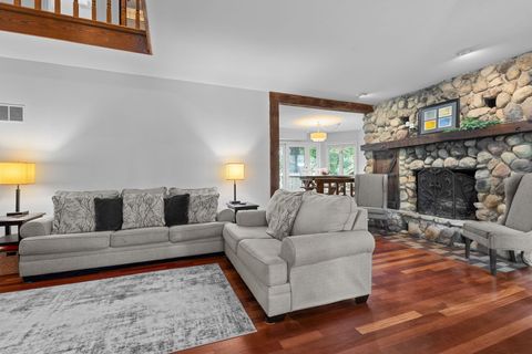 Tiny photo for 216 HICKORY Road, Oakwood Hills, IL 60013 (MLS # 12490521)