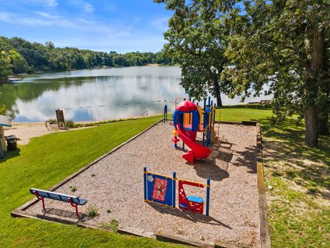 Tiny photo for 216 HICKORY Road, Oakwood Hills, IL 60013 (MLS # 12490521)