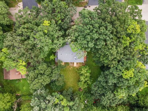 Tiny photo for 216 HICKORY Road, Oakwood Hills, IL 60013 (MLS # 12490521)
