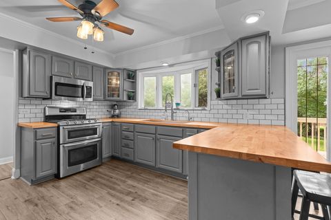 Tiny photo for 216 HICKORY Road, Oakwood Hills, IL 60013 (MLS # 12490521)
