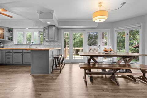Tiny photo for 216 HICKORY Road, Oakwood Hills, IL 60013 (MLS # 12490521)