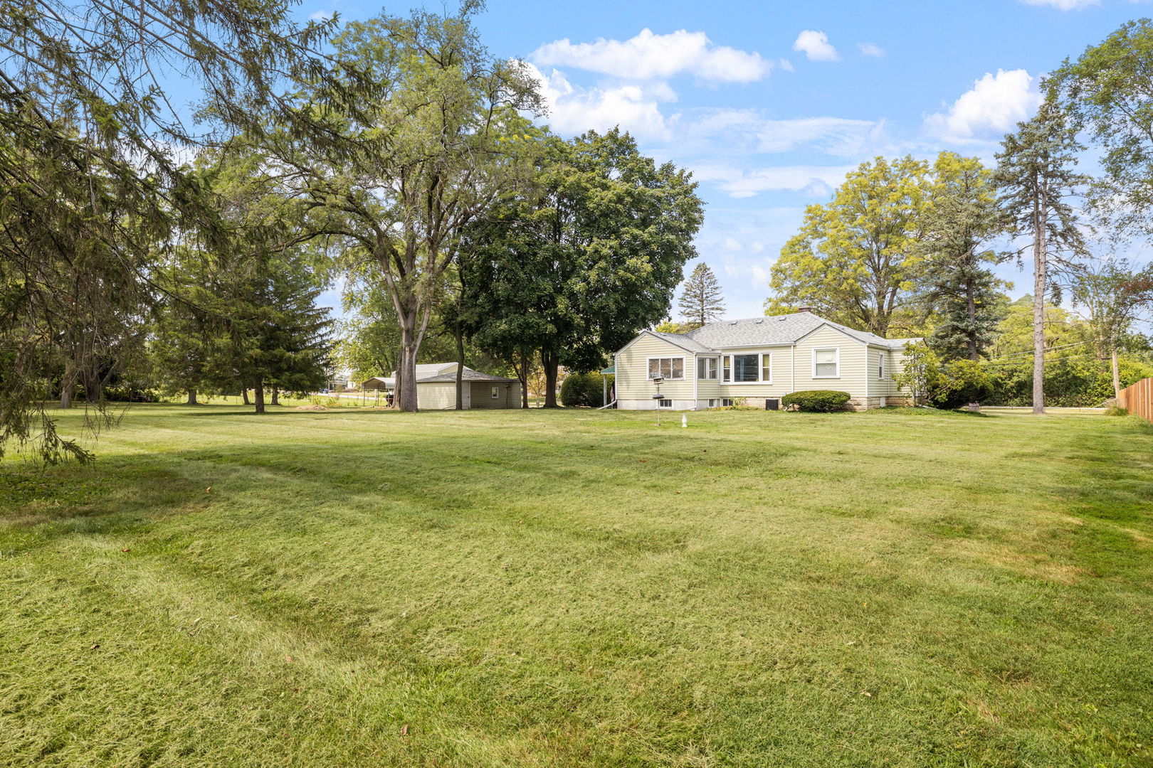 21w065 Sunset Avenue