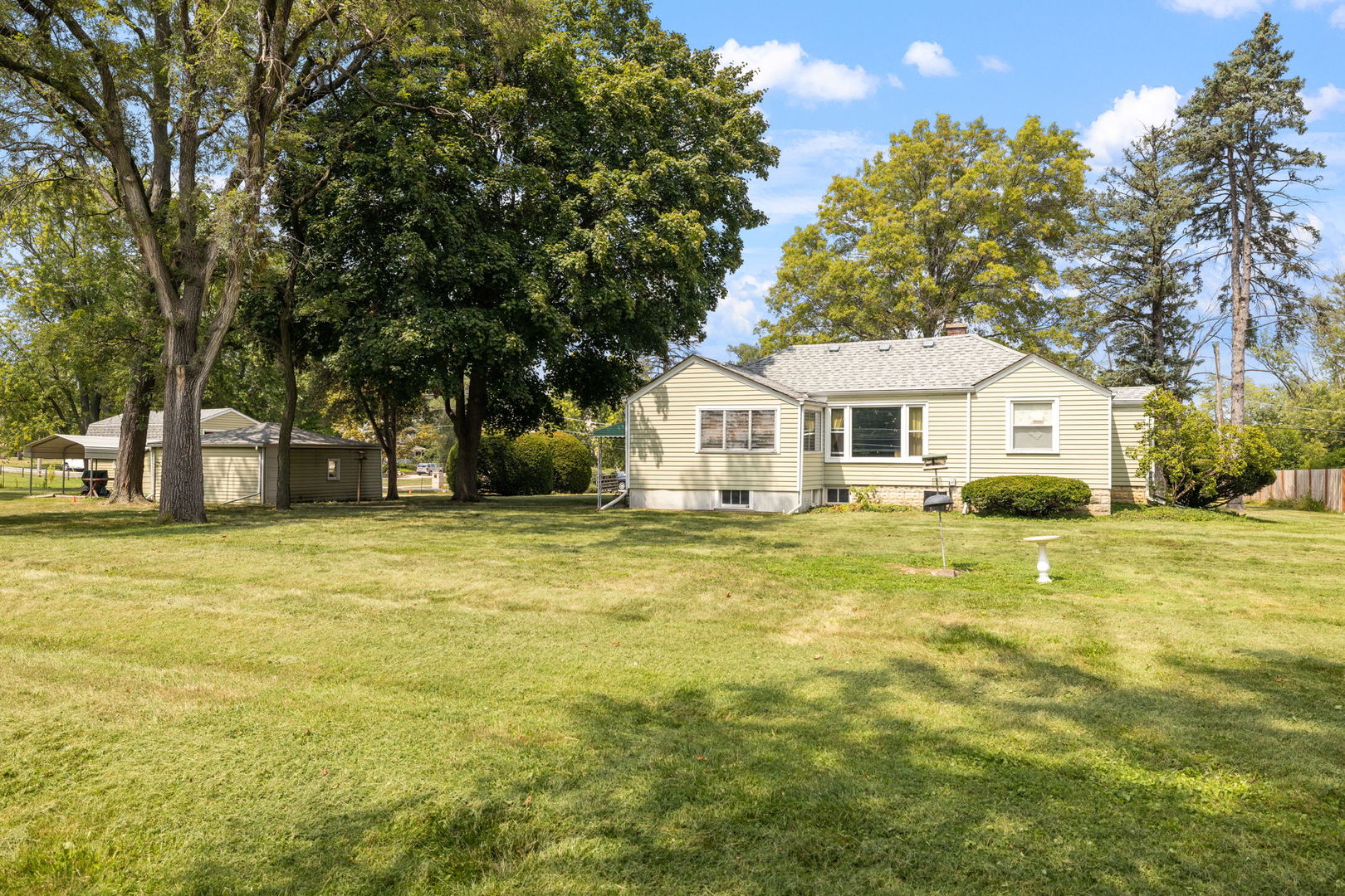 21w065 Sunset Avenue