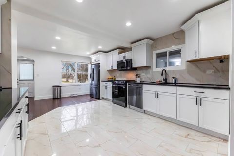 Tiny photo for 9658 Austin Avenue, Oak Lawn, IL 60453 (MLS # 12590986)