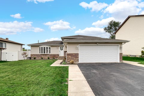 Photo of 431 Polo Club Drive, Glendale Heights, IL 60139 (MLS # 12718332)