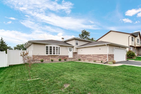 Tiny photo for 431 Polo Club Drive, Glendale Heights, IL 60139 (MLS # 12718332)