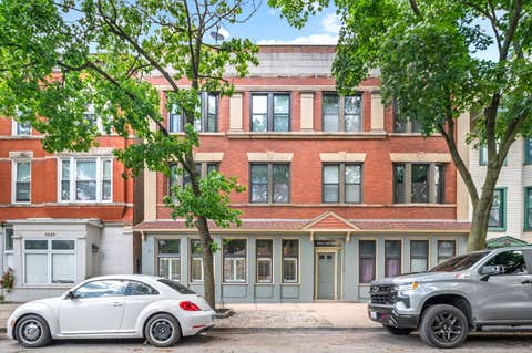 Photo of 1020 W Roscoe Street #1W, Chicago, IL 60657 (MLS # 12685677)