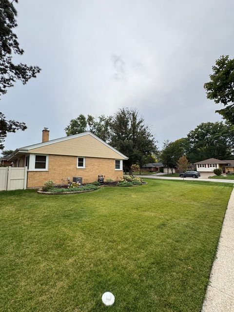 Tiny photo for 901 Brookline Lane, Park Ridge, IL 60068 (MLS # 12499035)