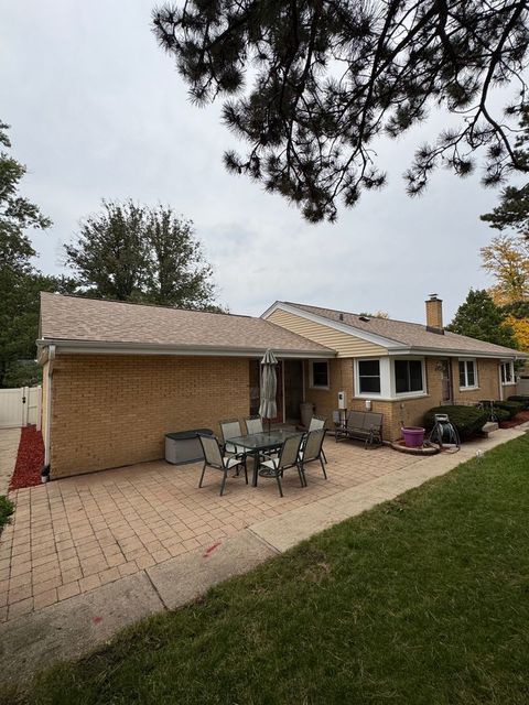 Tiny photo for 901 Brookline Lane, Park Ridge, IL 60068 (MLS # 12499035)
