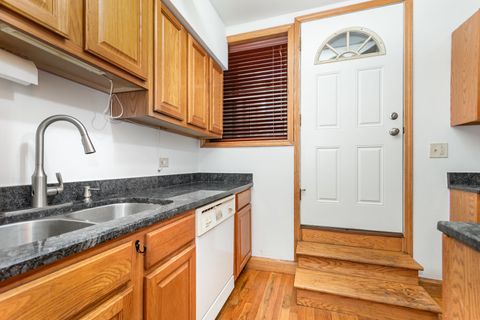 Tiny photo for 237 Washington Boulevard #G, Oak Park, IL 60302 (MLS # 12491478)