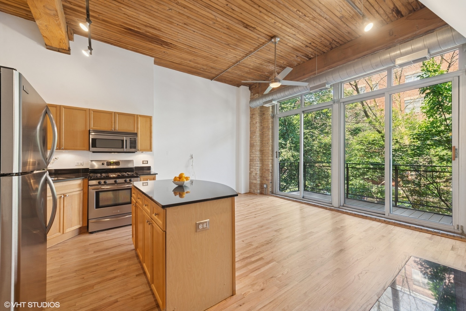 2333 W Saint Paul Avenue 228