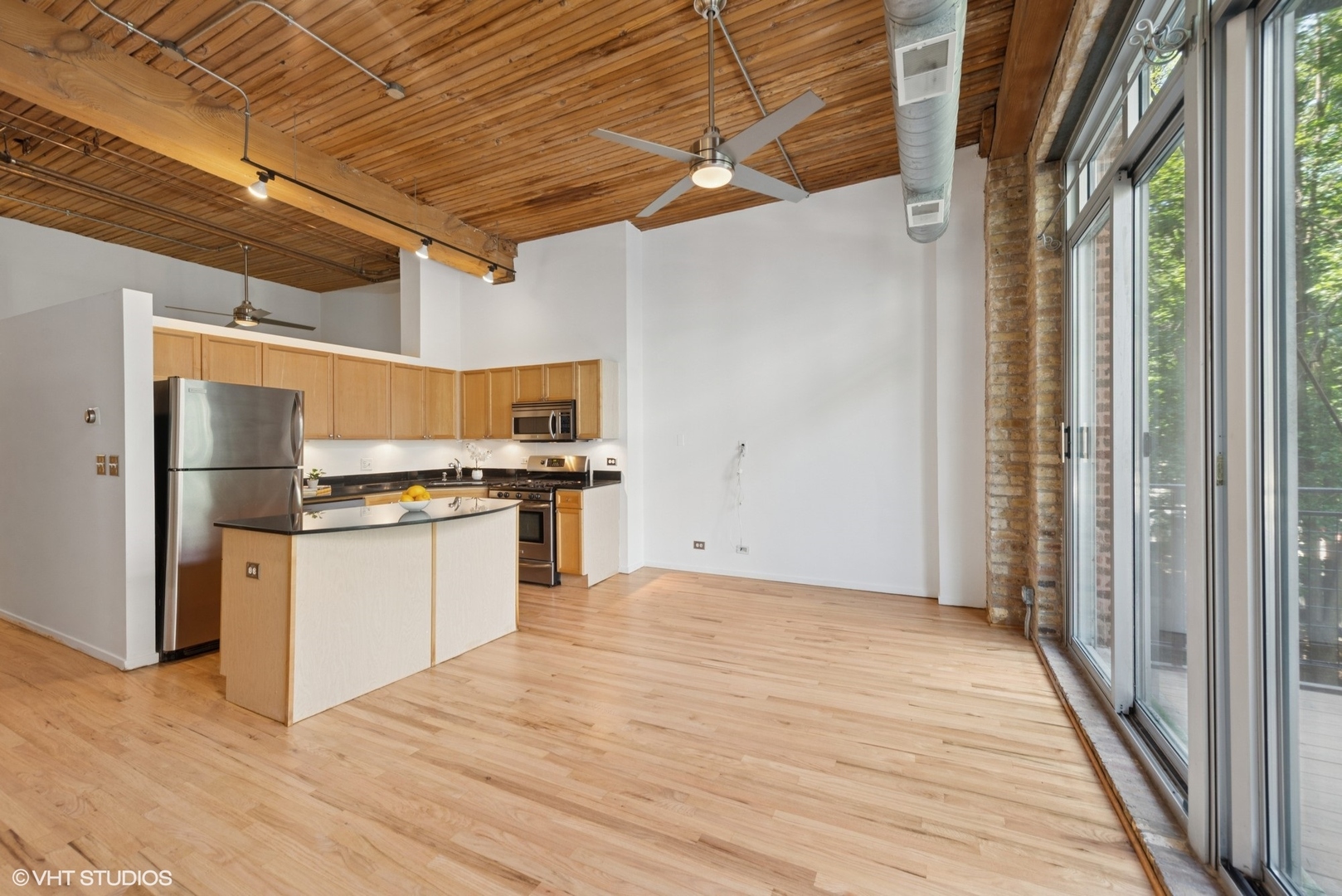 2333 W Saint Paul Avenue 228