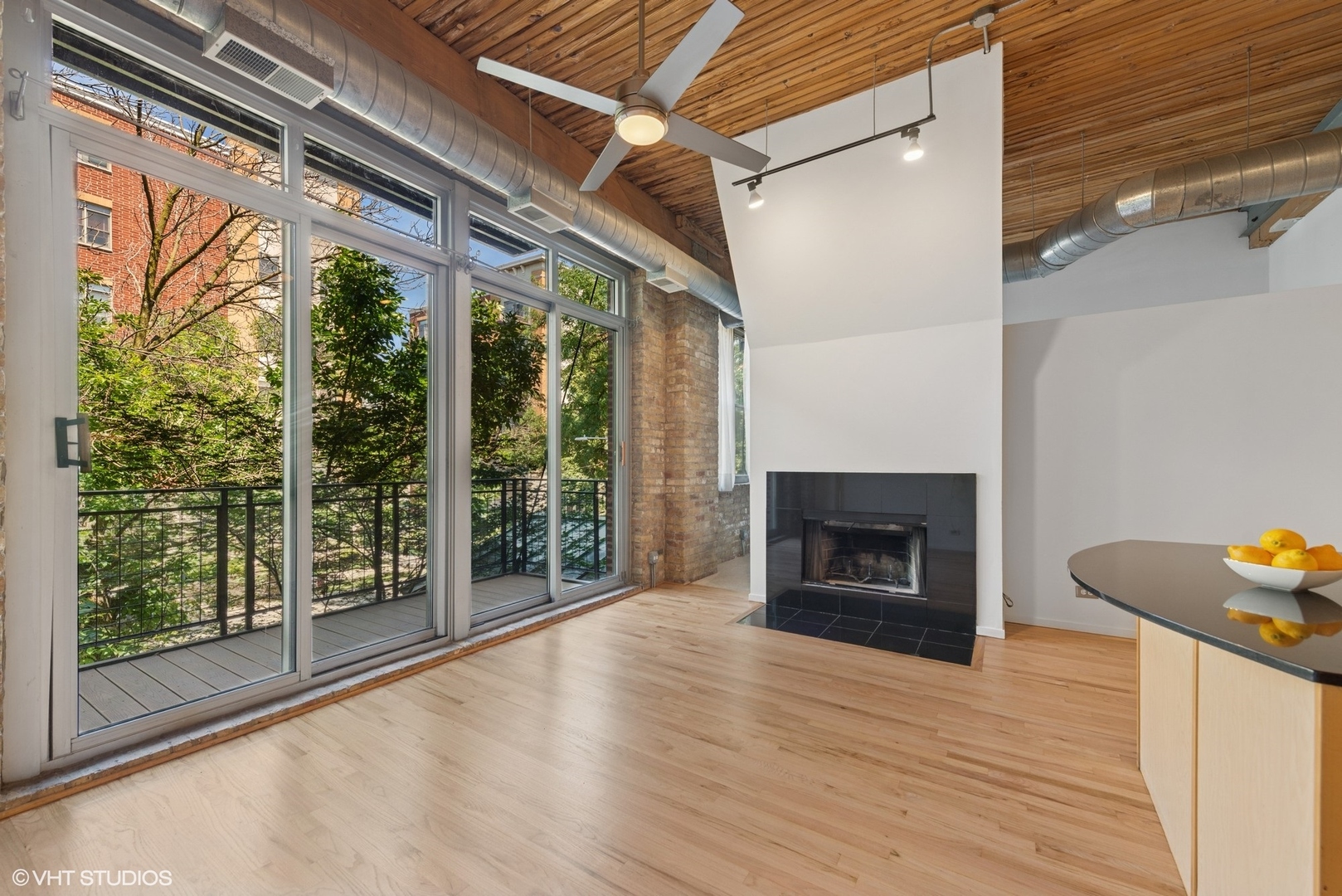 2333 W Saint Paul Avenue 228