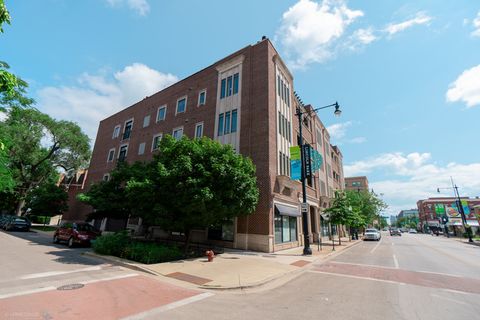 Photo of 2401 N Janssen Street #208, Chicago, IL 60614 (MLS # 12477491)