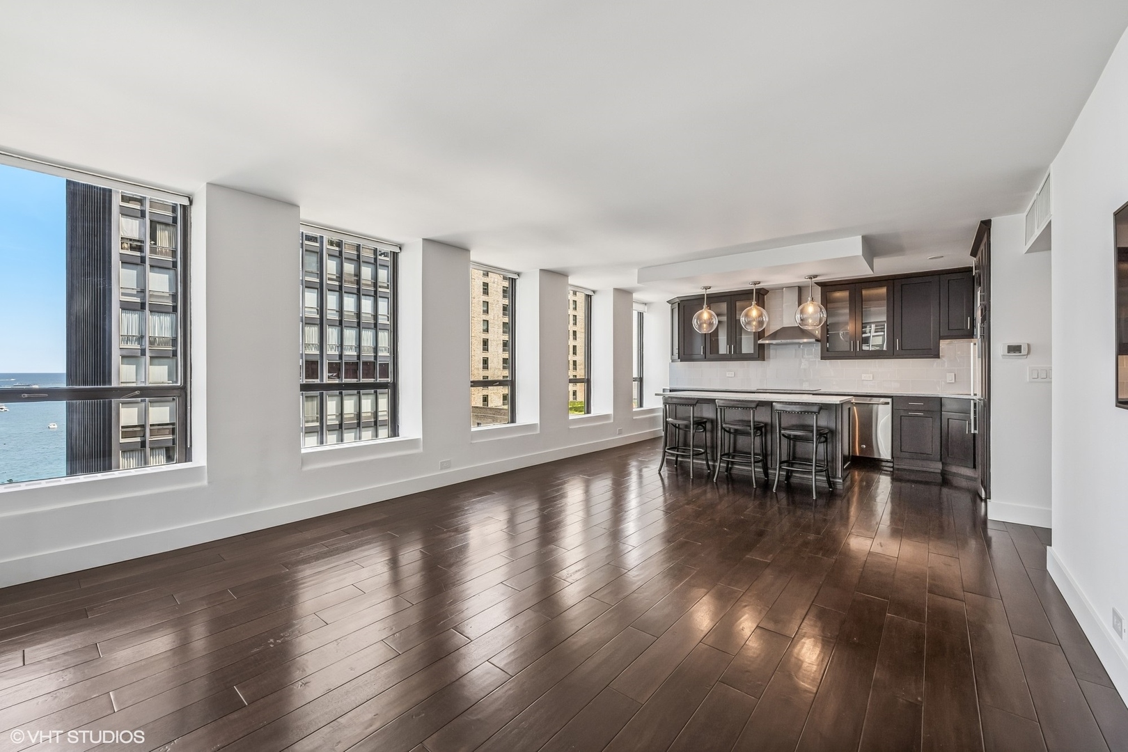 260 E CHESTNUT Street 1210