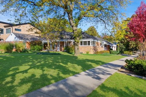 Photo of 4541 Middaugh Avenue, Downers Grove, IL 60515 (MLS # 12556906)