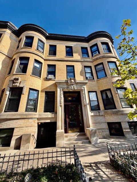 2349 N Cleveland Avenue G Chicago IL 60614