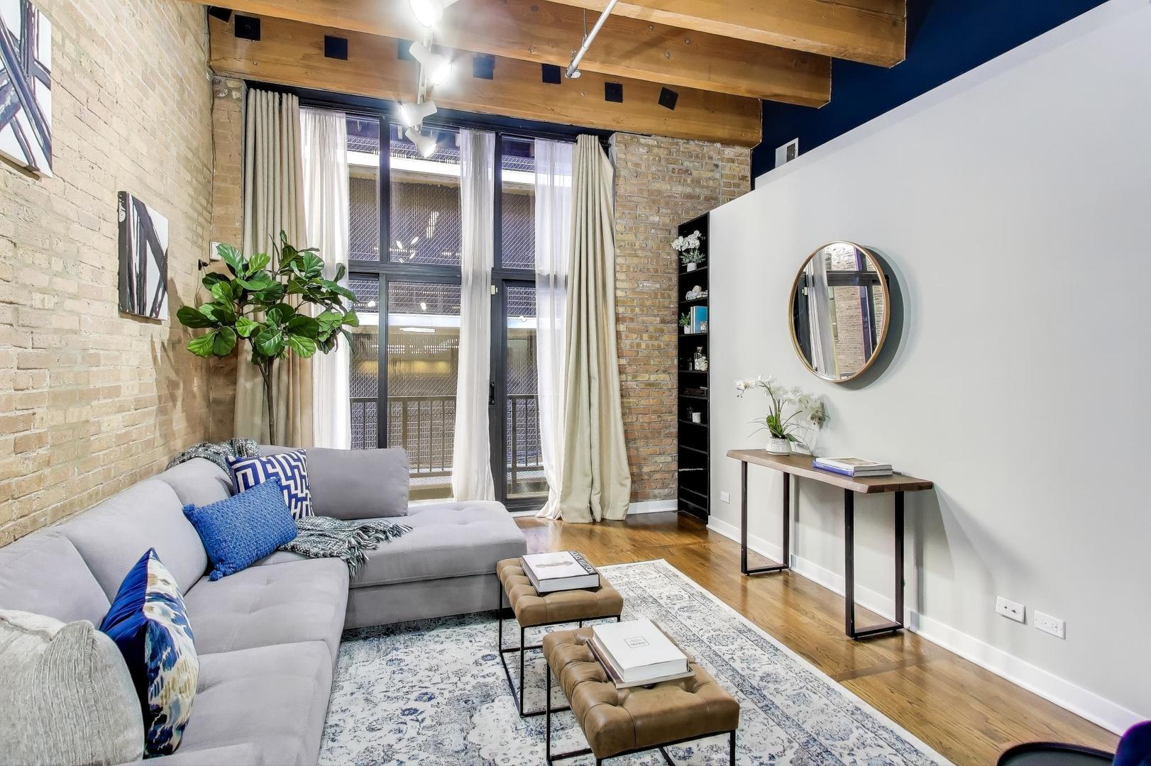 300 W Grand Avenue 210