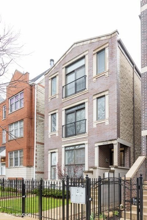 3249 N Racine Avenue 2 Chicago IL 60657